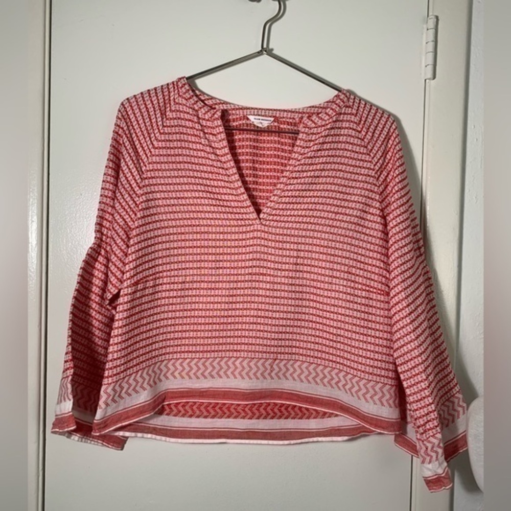 Club Monaco, red and white, b-neck, bell sleeve, 100% cotton top, blouse XS